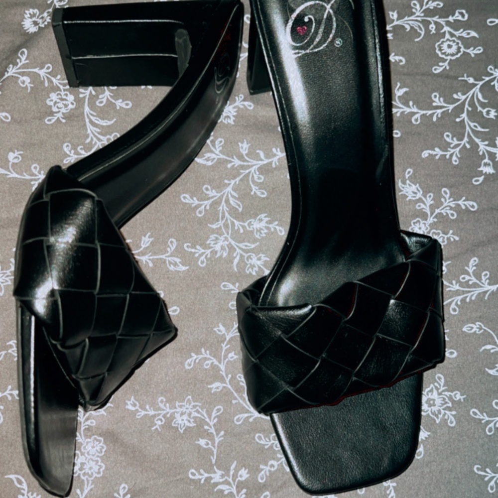 D Heels